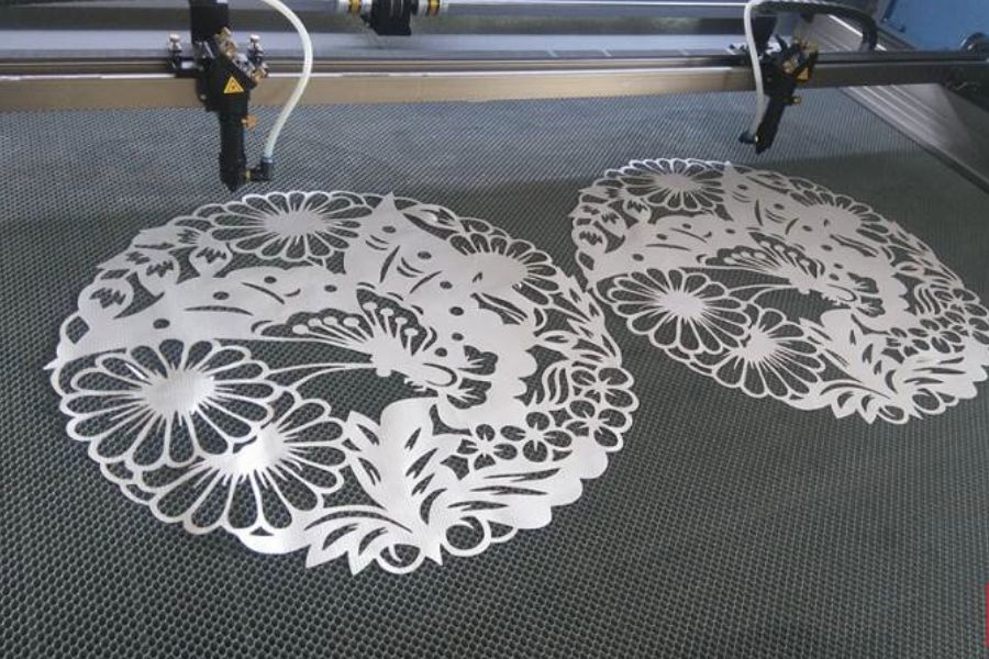 Cắt Vải Laser Theo Yêu Cầu – Giải Pháp Gia Công Chính Xác, Nhanh Gọn Tại Xưởng ZoZo